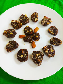 A picture of Dates Roll.