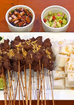A picture of Indonesian Fragrant Goat Satay.