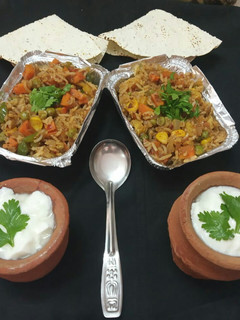 વેજ. તવા પુલાવ (Veg. Tava Pulao Recipe In Gujarati) રેસીપી મુખ્ય ફોટો