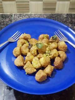 लौकी का मुठिया (Lauki Ka Muthia recipe in Hindi) रेसिपी मुख्य फोटो