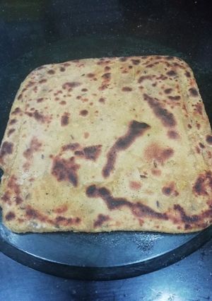 A picture of Left over dal Paratha.