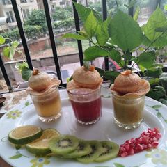 A picture of Fruit punch panipuri shots.
