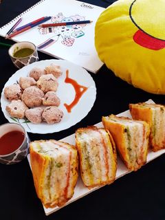 पोटैटो सेमोलीना बाइट्स विथ ट्राइ कलर ब्रेड पकौड़ा Potato semolina bites with tri colour bread pakoda रेसिपी मुख्य फोटो