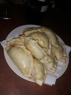 Una foto de Empanadas de pollo al horno