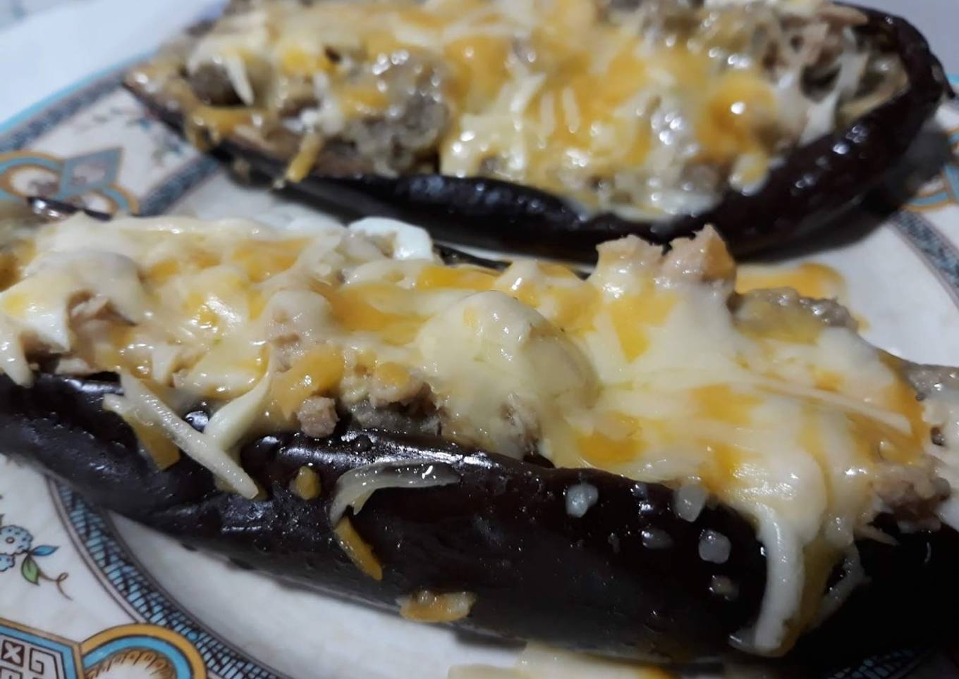 Berenjenas rellenas de atún y huevo en microondas