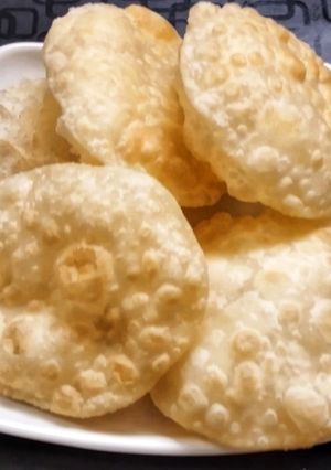 লুচি(luchi recipe in Bengali) রেসিপির প্রধান ছবি