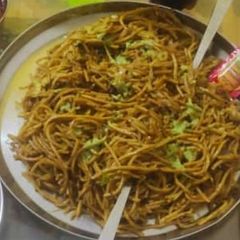 A picture of Veg chowmein.