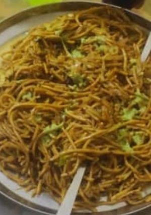 A picture of Veg chowmein.