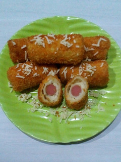 Foto resep Roti Tawar Gulung isi Sosis keju