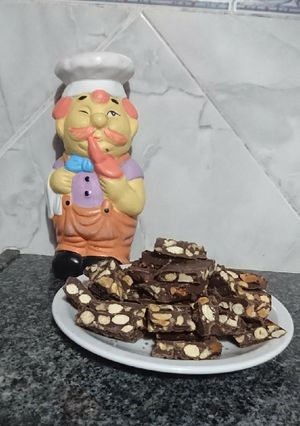 Una foto de Turrón de choco-café y frutos secos 🍫🥜☕️