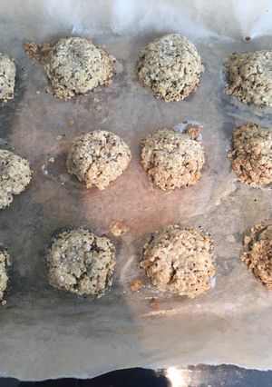 A picture of Chia seed and ginger cookies.