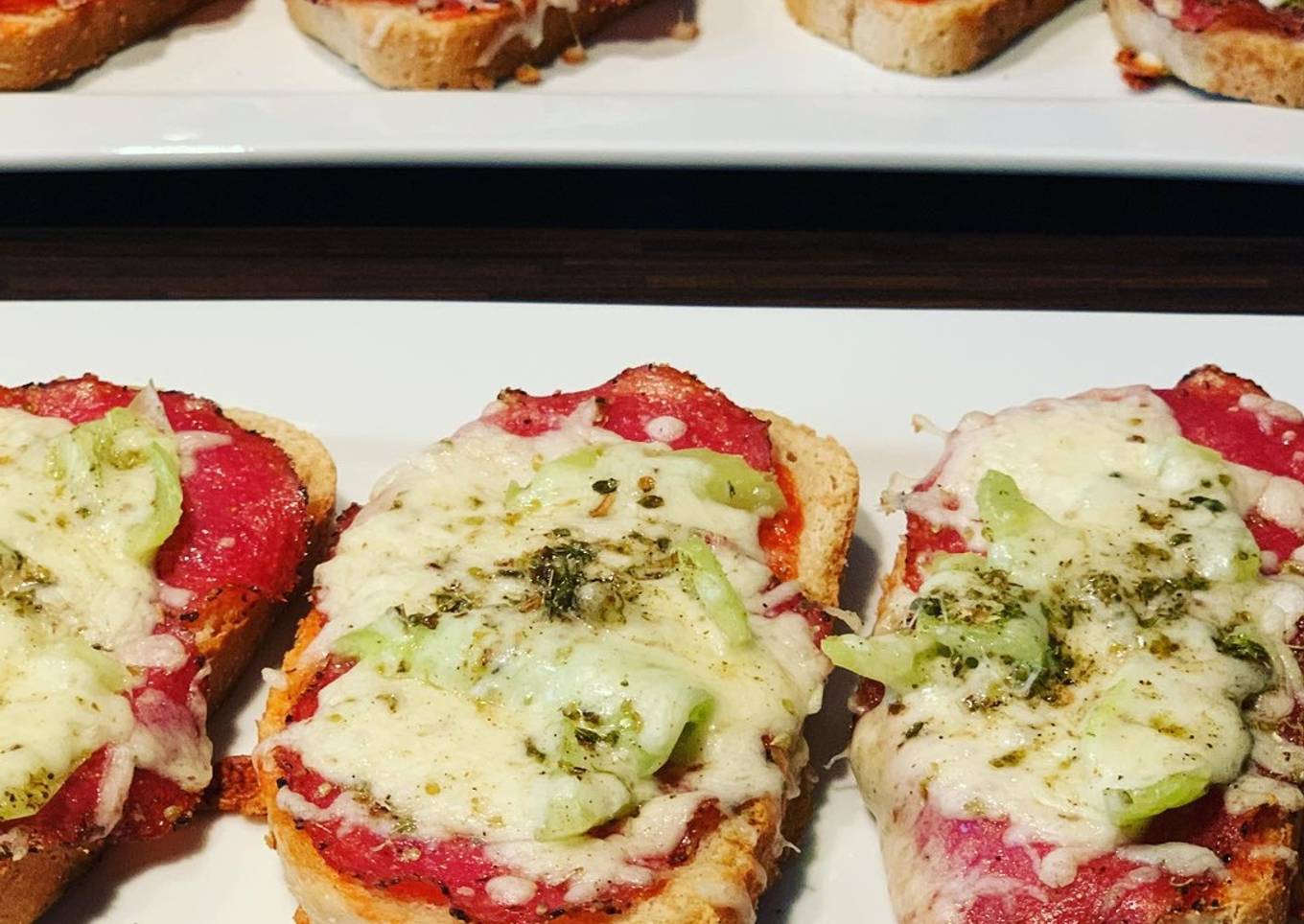 Quick pizza sandwich