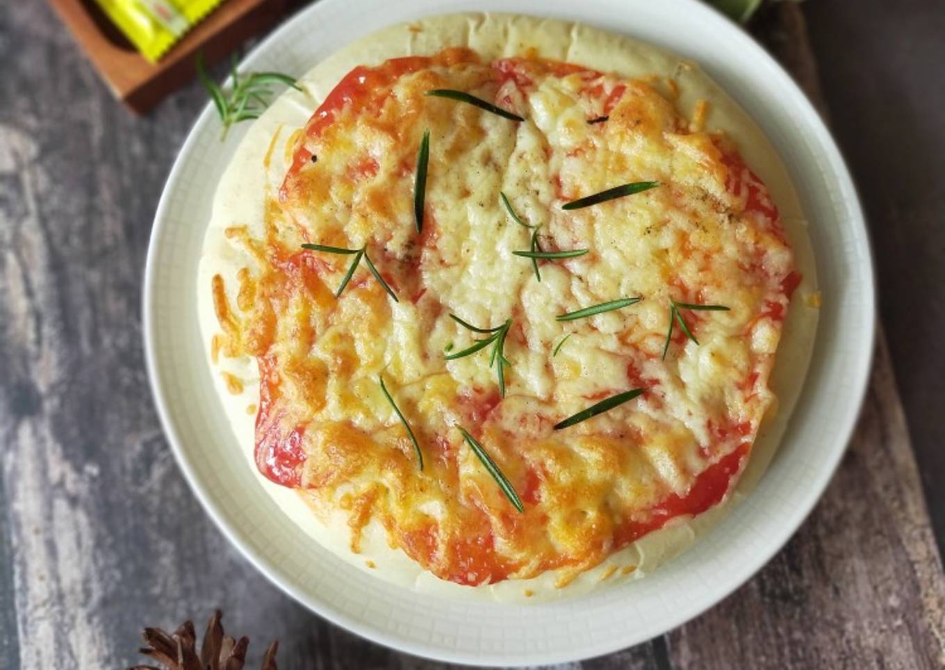 Rosemary Cheese Pizza