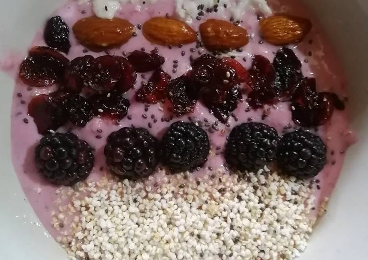 Yogurt de zarzamoras y fresas