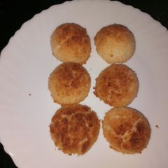 A picture of Coconut macaroons.