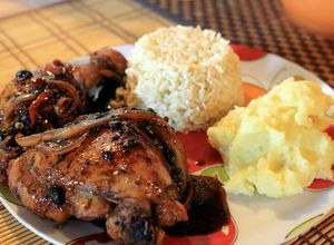 Una foto de Pollo al Sillao (pollo a la salsa de soja)