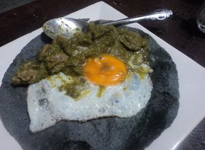 Una foto de Huevo con lo que quedó