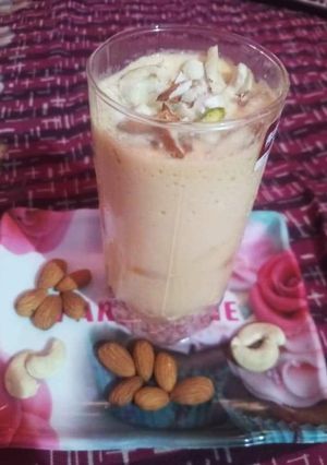 A picture of Chikkoo milkshake.