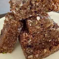 A picture of Dry fruit energy bars.