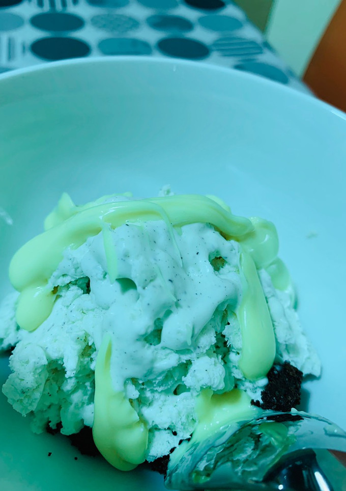 Una foto de Helado de vainilla🍨🍨🍨