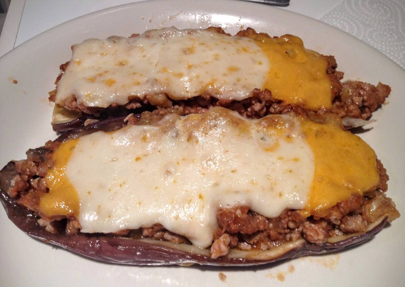 Berenjenas rellenas de carne en microondas con grill