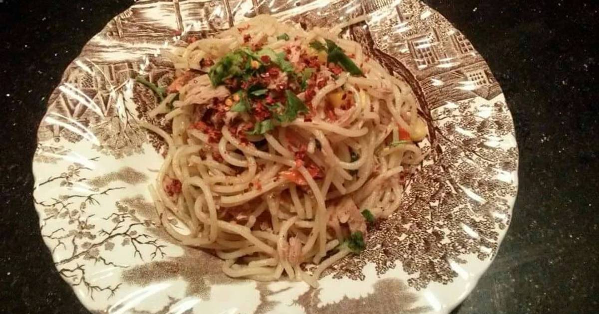Resep Spaghetti Aglio e Olio with Tuna and Chili flakes oleh Christine