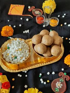 तिळगुळ लाडू...बिनपाकाचे (tilgul laddu recipe in marathi) रेसिपी चे मुख्य फोटो 