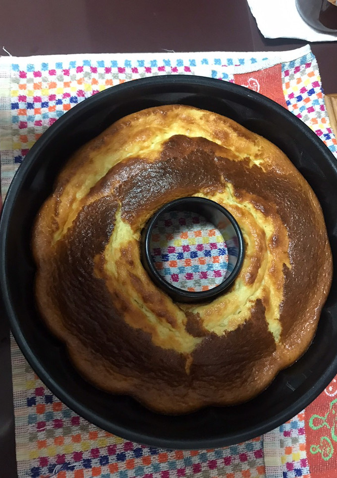 Una foto de Bizcocho de leche condensada y limón 🍋
