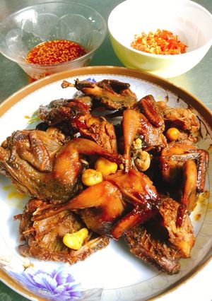 Hình của món Cút khìa nước dừa.