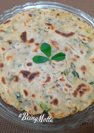 A picture of Methi Lachha Paratha.