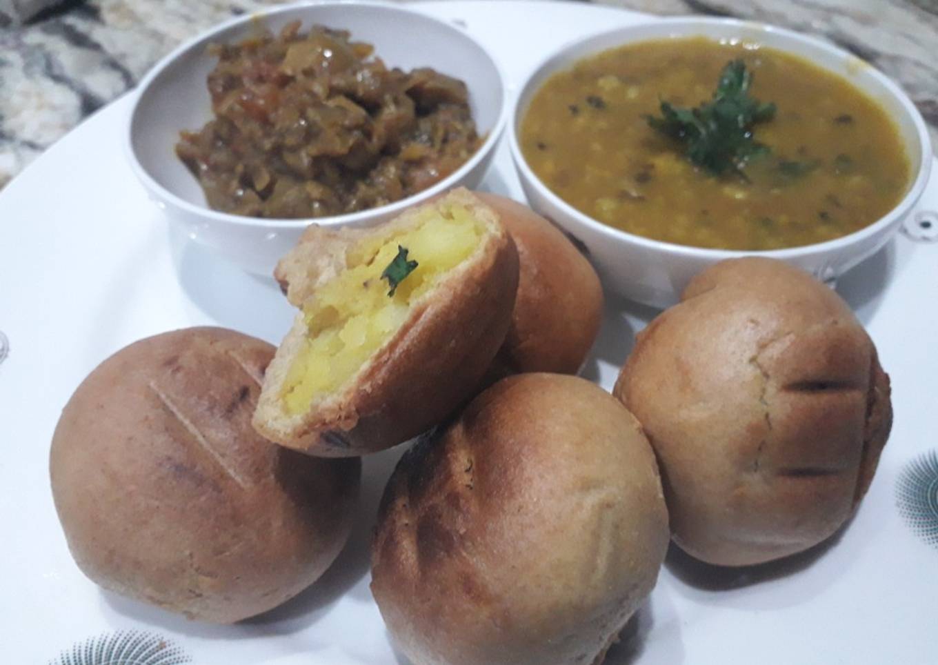 Stuffed bati dal