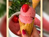 «بستنی توتفرنگی خانگی 🍧🍓»