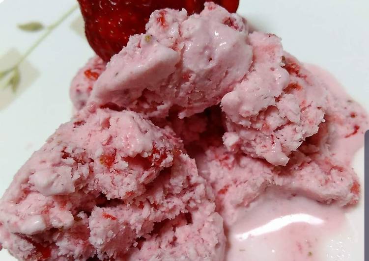 Ice Cream Strawberry edisi Spring