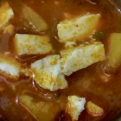 Aloo paneer ki sabzi A picture of Aloo paneer ki sabzi.