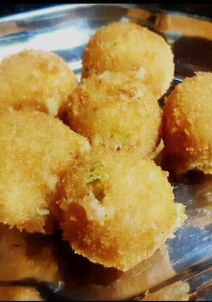 चीज़ बॉल्स(Chesse balls recipe in Hindi) रेसिपी मुख्य फोटो