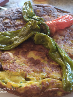 Una foto de Tortilla y verduras