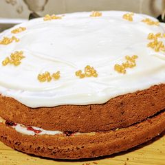 Royal Vanilla and Raspberry Victory Cake 👑🇬🇧✌️🎖️🤴👸🍰🎂🏆 A picture of Royal Vanilla and Raspberry Victory Cake 👑🇬🇧✌️🎖️🤴👸🍰🎂🏆.