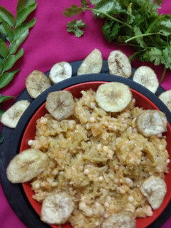 દૂધી સાબુદાણા ની ફરાળી ખીચડી(dudhi sabudaana ni farali khichdi recipe in Gujarati) રેસીપી મુખ્ય ફોટો