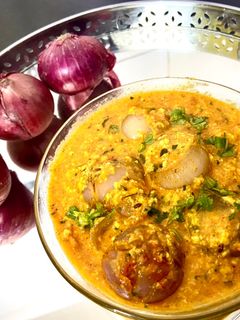 प्याज़ की शाही सब्ज़ी (pyaz ki shahi sabzi recipe in Hindi) रेसिपी मुख्य फोटो