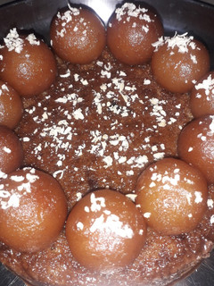குளோப் ஜாமுன் கேக் (Globe jamun cake in tamil) செய்முறை முக்கிய புகைப்படம்