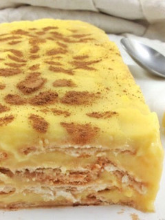 Una foto de Flan con galletas de canela