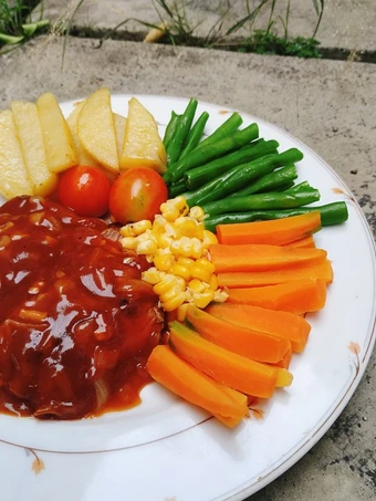 Langkah Mudah untuk Menyiapkan Resep Beef Steak with Barbeque Sauce yang Lezat Anti Ribet, Sempurna