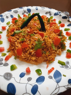 भुक्कड़ के फ्राइड राइस(bhukkad ke fried rice recipe in hindi) रेसिपी मुख्य फोटो