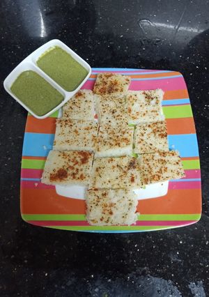 ઈડદા સફેદ ઢોકળા (White dhokla Recipe in Gujarati) રેસીપી મુખ્ય ફોટો