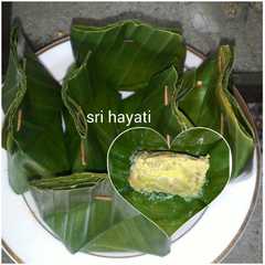 A picture of Pepes jamur tiram.