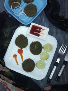 ওয়ালনাট হরাভরা কাবাব(Walnut hara bhara kabab recipe in Bengali) রেসিপির প্রধান ছবি