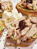 Tostas con aguacate y pollo