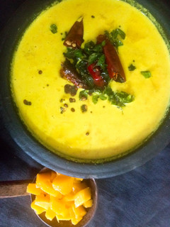 மாம்பழ புளிசேரி (Maambala puliseri recipe in tamil) செய்முறை முக்கிய புகைப்படம்