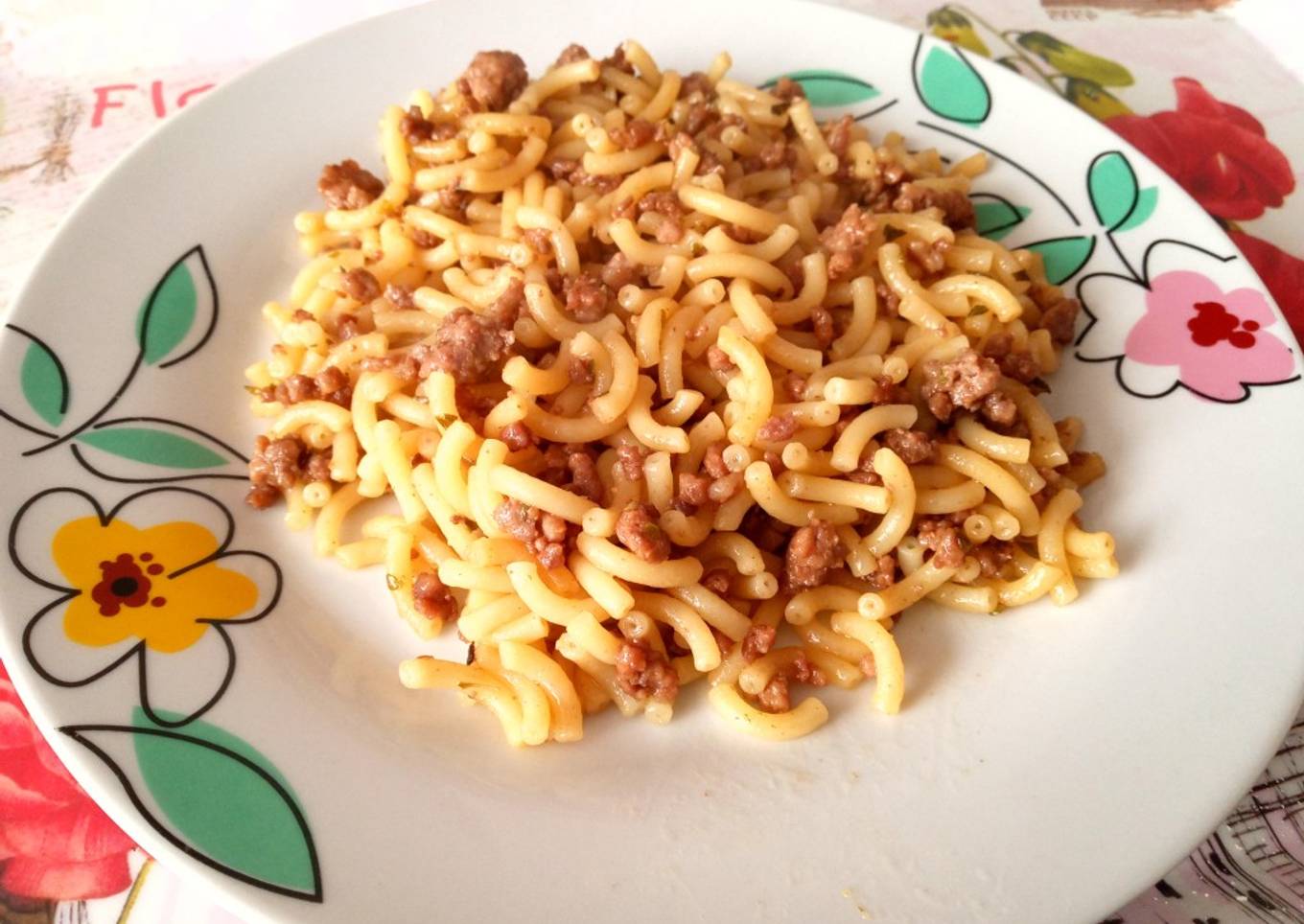 Fideuá con carne y salsa teriyaki