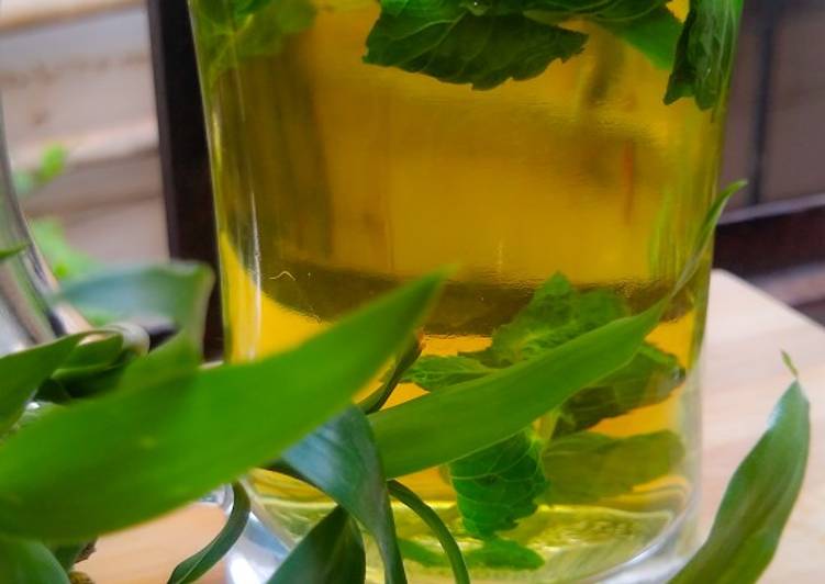Simple Way to Make Super Quick Homemade Mint Tea